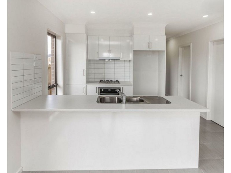41 Highfield Drive, Mickleham VIC 3064