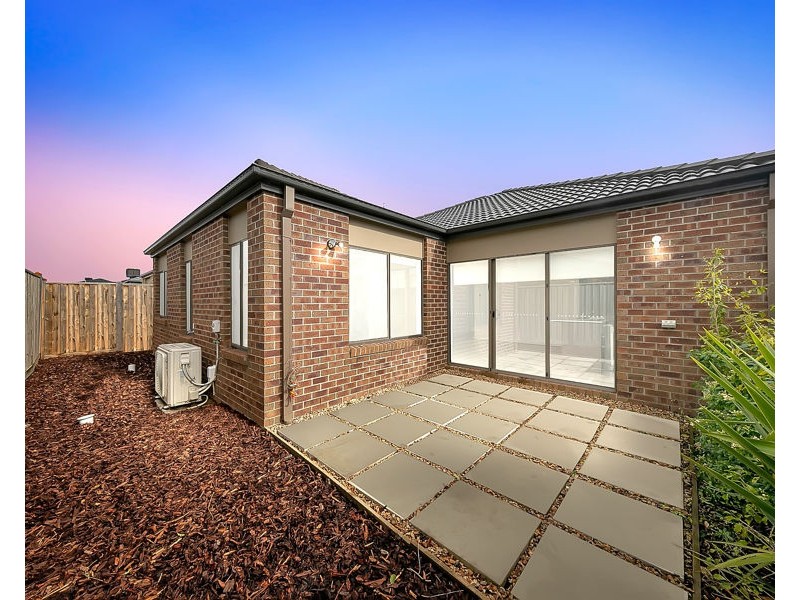 21 Brossard Road, Mickleham VIC 3064