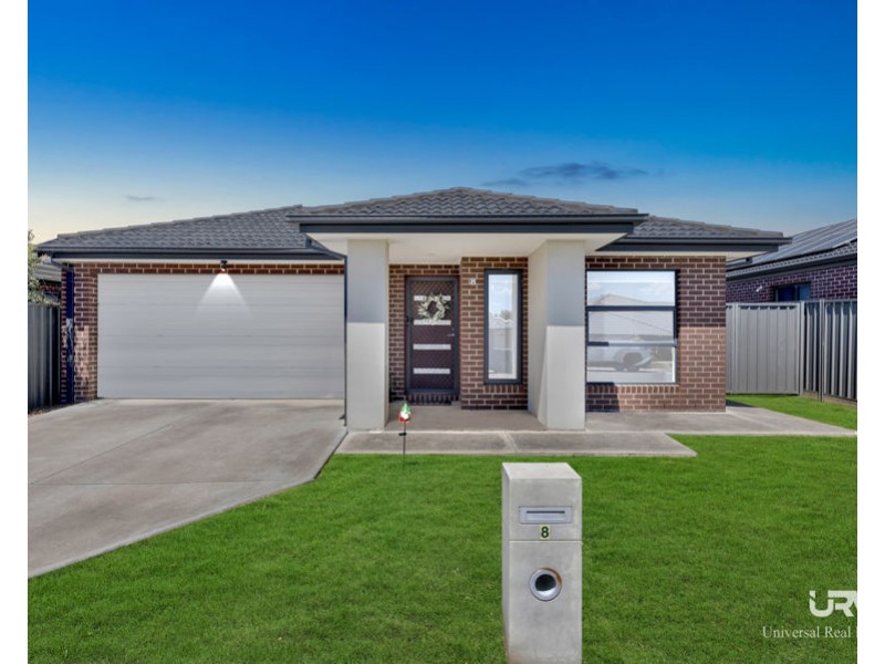 8 Wispering Circuit, Kilmore VIC 3764