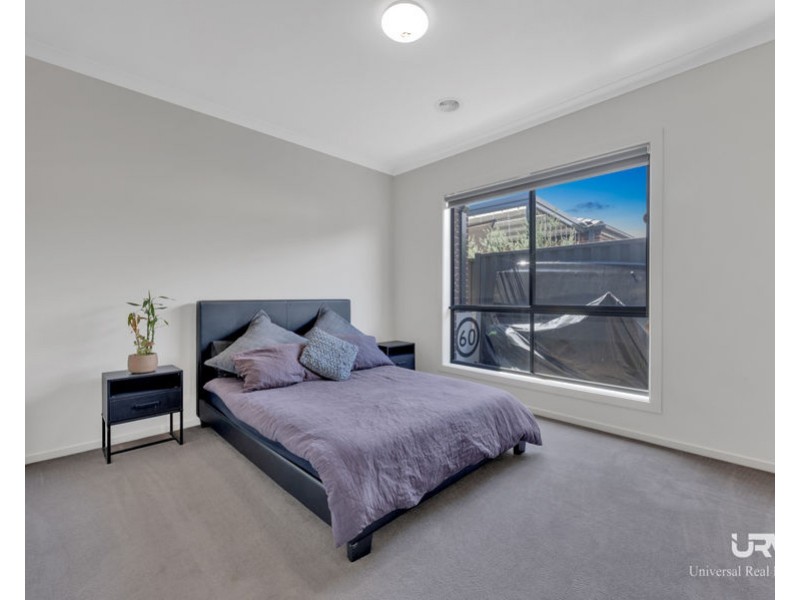 8 Wispering Circuit, Kilmore VIC 3764