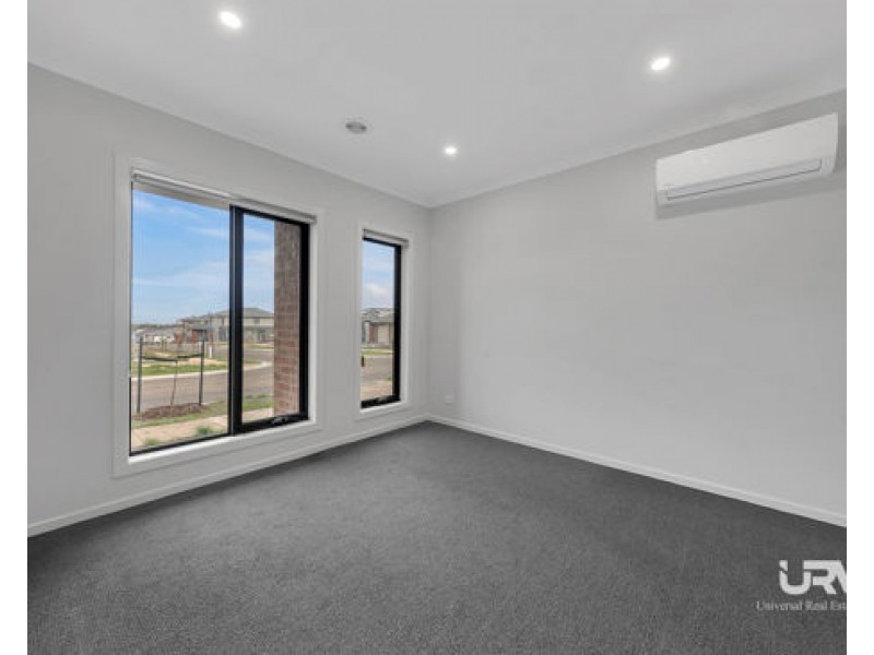 13 Tucholsky drive, Kalkallo VIC 3064