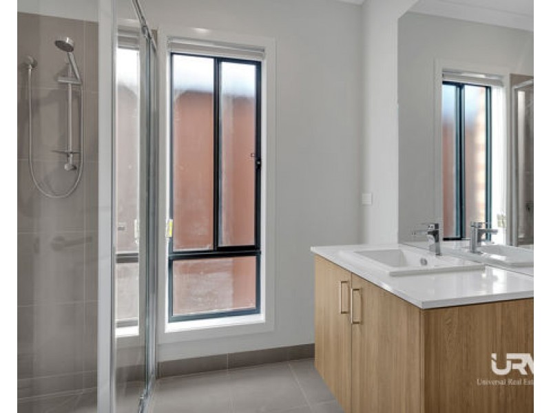 13 Tucholsky drive, Kalkallo VIC 3064