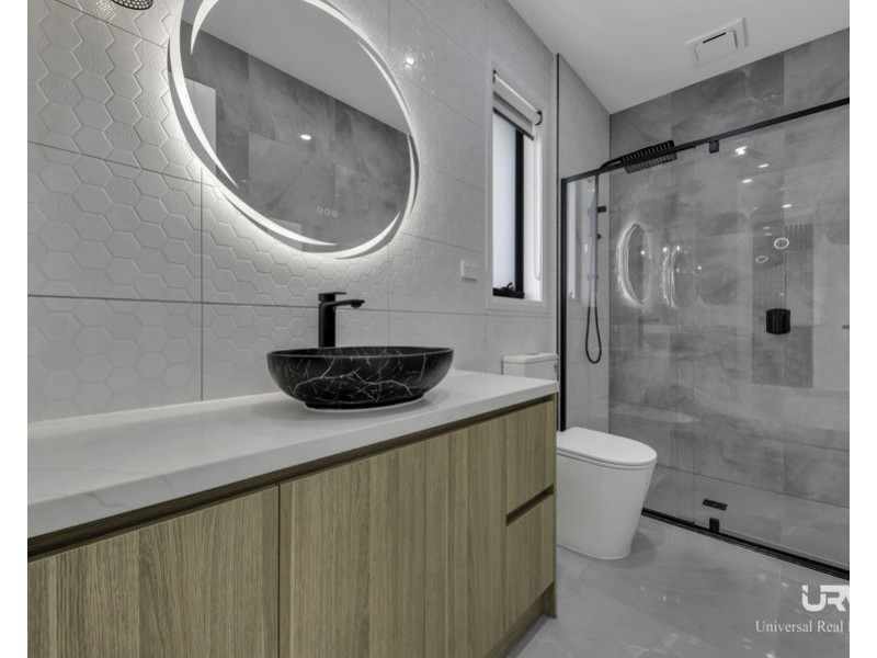 15 Commonwealth Circuit, Donnybrook VIC 3064