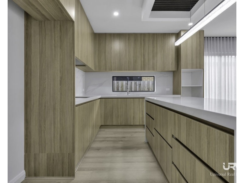 15 Commonwealth Circuit, Donnybrook VIC 3064