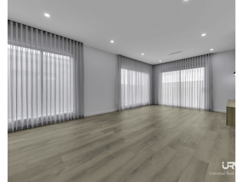 15 Commonwealth Circuit, Donnybrook VIC 3064