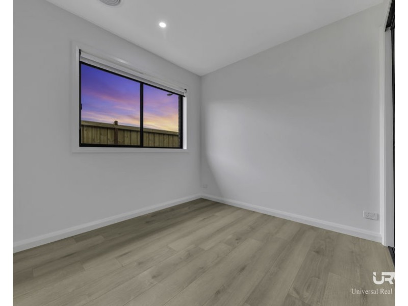 15 Commonwealth Circuit, Donnybrook VIC 3064