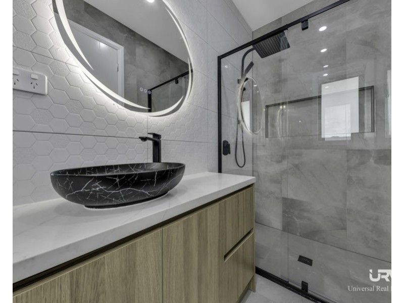 15 Commonwealth Circuit, Donnybrook VIC 3064