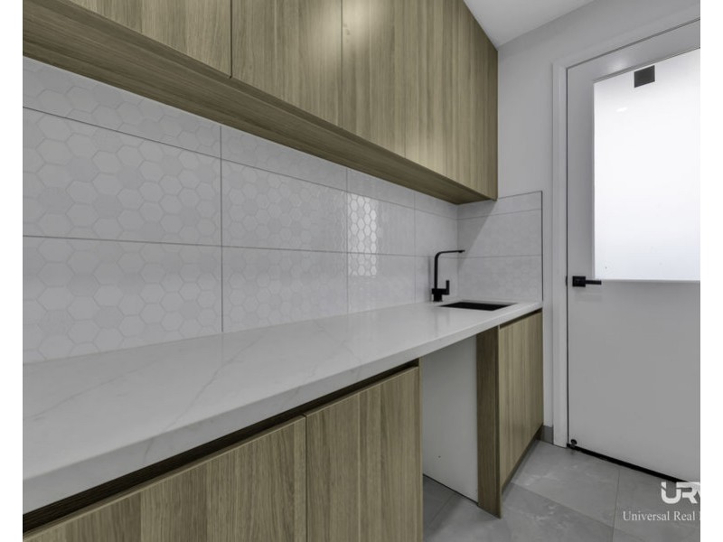 15 Commonwealth Circuit, Donnybrook VIC 3064