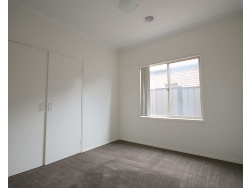 25 Champion Parade, Craigieburn VIC 3064