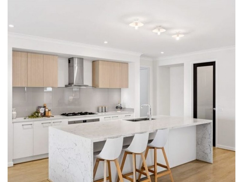 19 Barnato Street, Mickleham VIC 3064