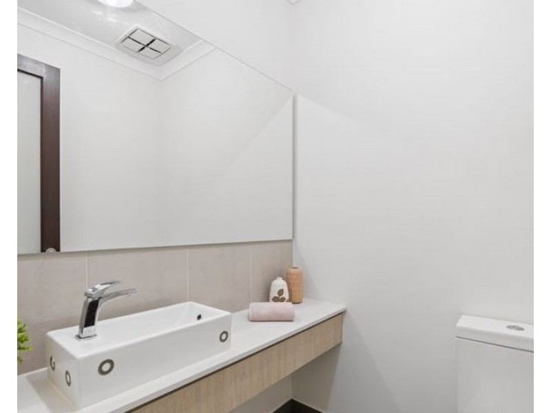 19 Barnato Street, Mickleham VIC 3064