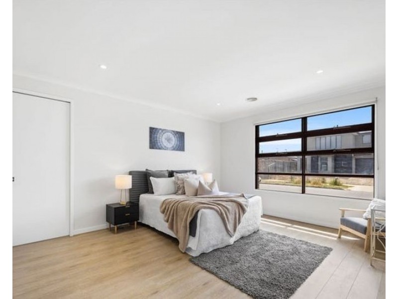 19 Barnato Street, Mickleham VIC 3064