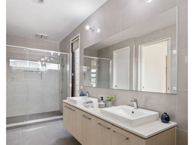 19 Barnato Street, Mickleham VIC 3064