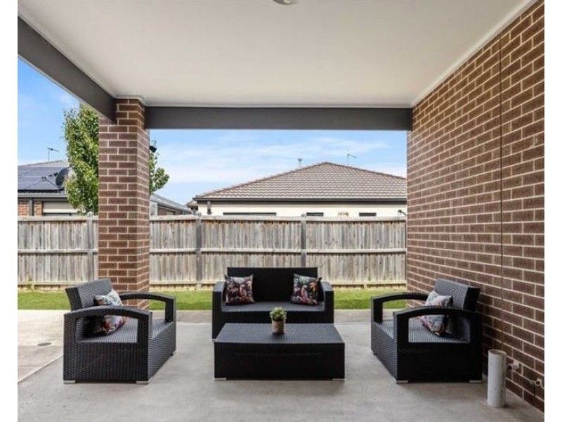 19 Barnato Street, Mickleham VIC 3064