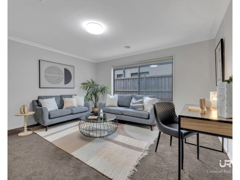 14 Primavera Drive, Mickleham VIC 3064