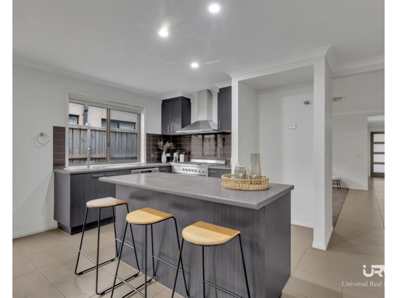 14 Primavera Drive, Mickleham VIC 3064