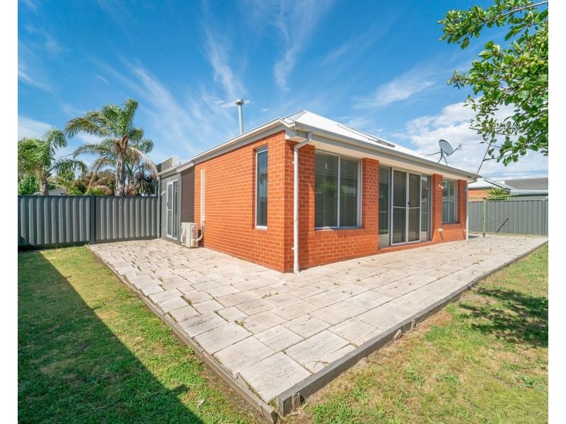 72 Mareeba Way, Craigieburn VIC 3064