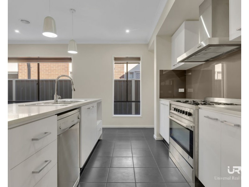 15 Acland Street, Craigieburn VIC 3064