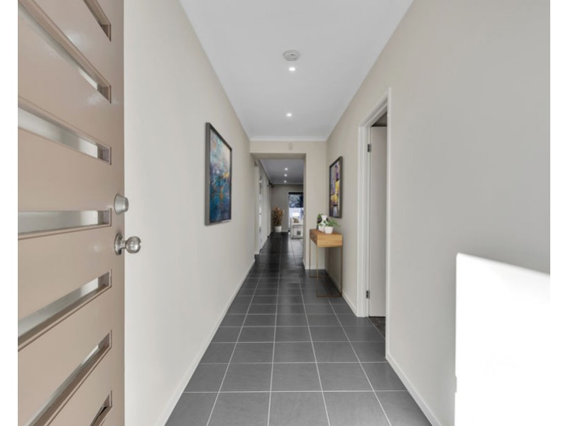 15 Acland Street, Craigieburn VIC 3064