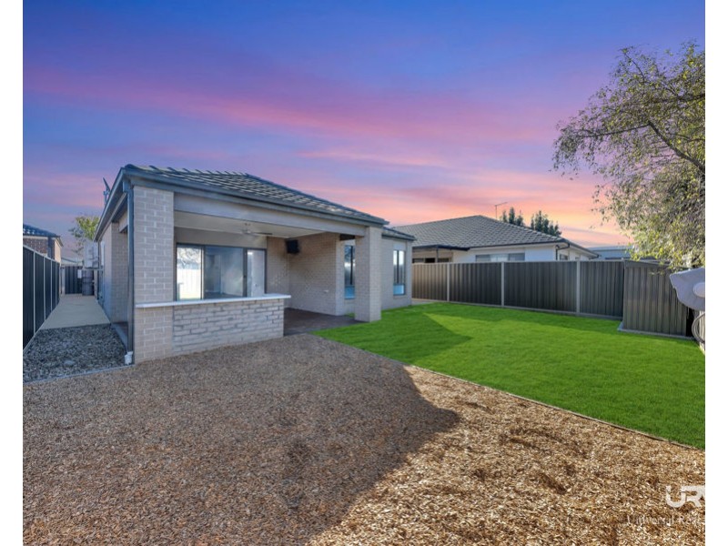 15 Acland Street, Craigieburn VIC 3064