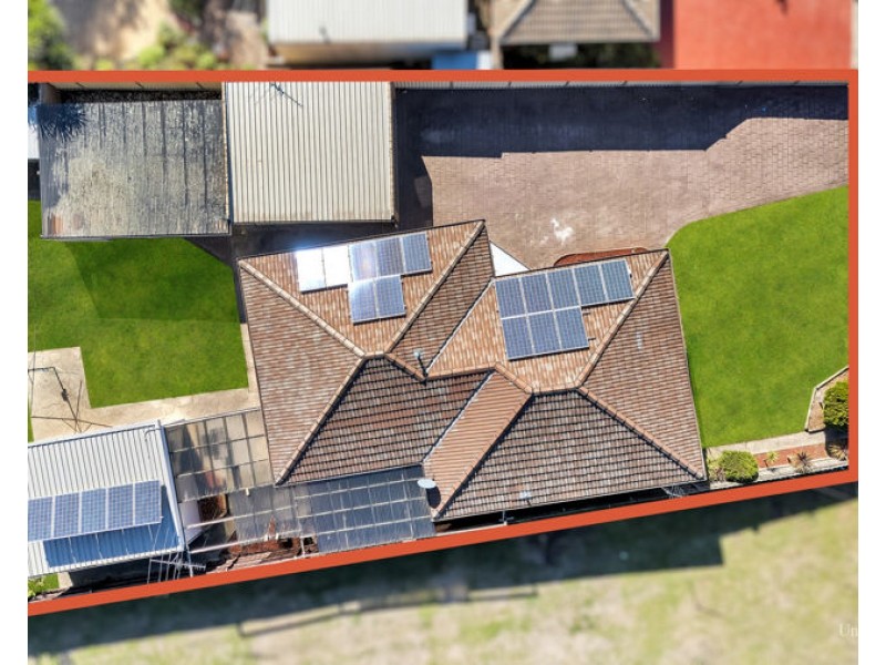 16 Whitley Crecent, Craigieburn VIC 3064