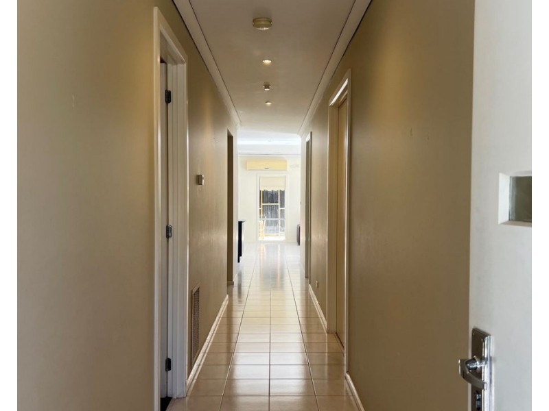 37 Hoxton Crescent, Craigieburn VIC 3064