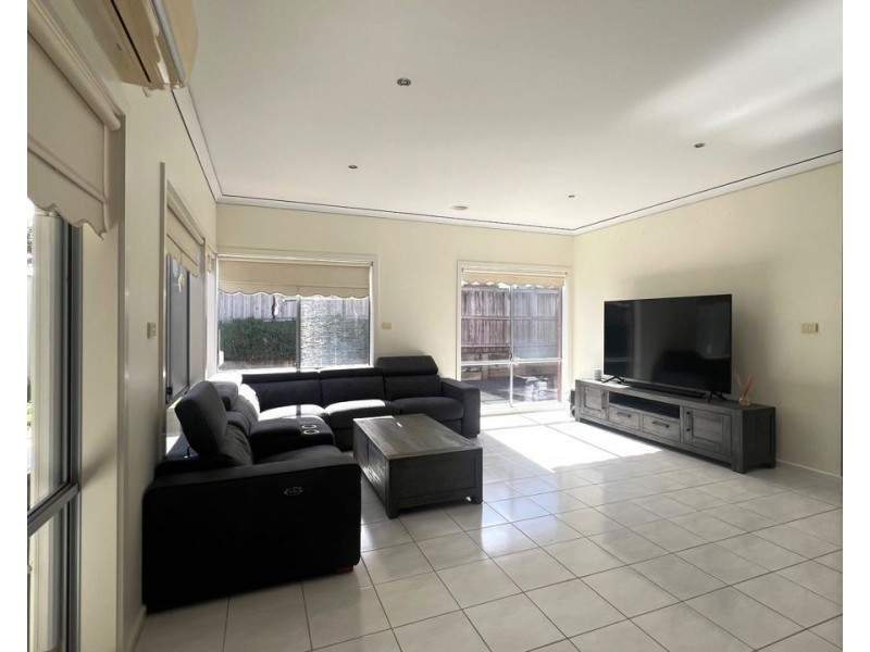 37 Hoxton Crescent, Craigieburn VIC 3064