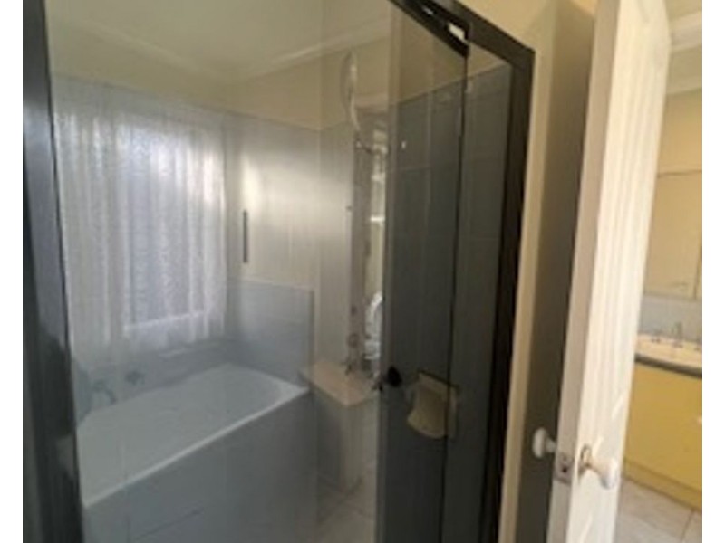 165 Hothlyn Drive, Craigieburn VIC 3064