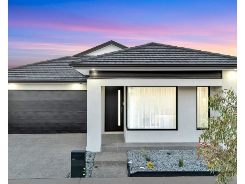 34 Valetta Street, Mickleham VIC 3064