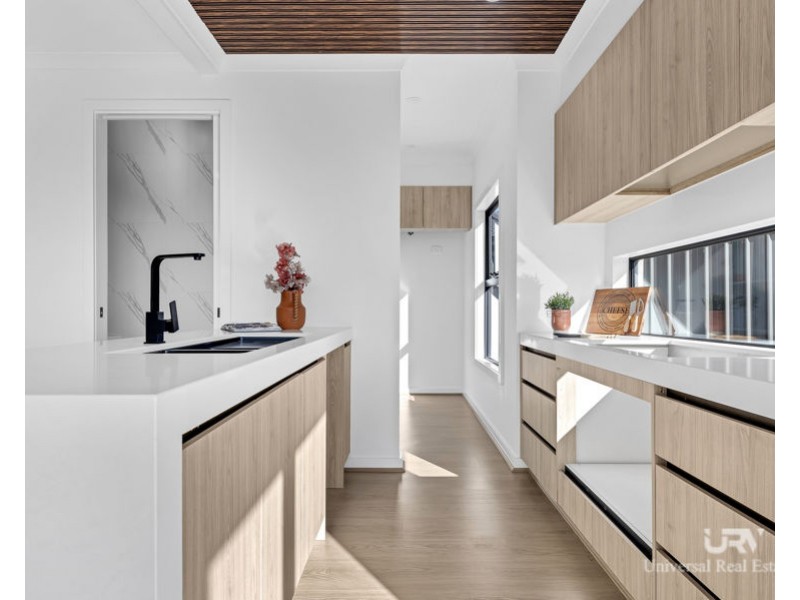 2/5 Sallybank Crescent, Wollert VIC 3750