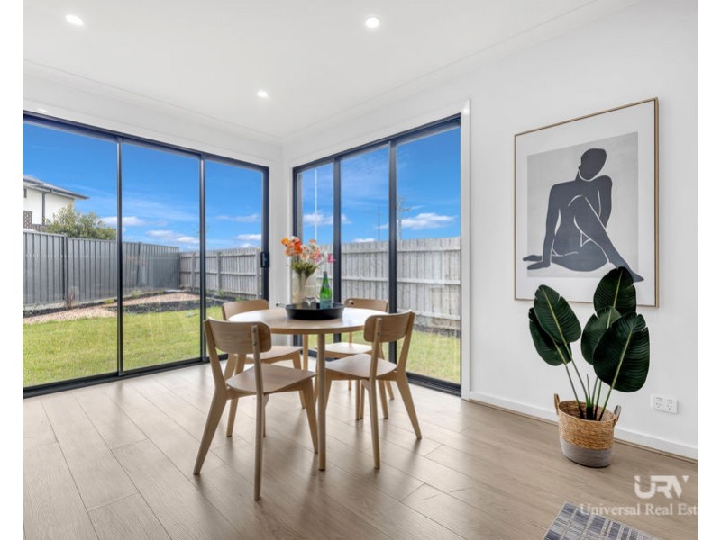 2/5 Sallybank Crescent, Wollert VIC 3750