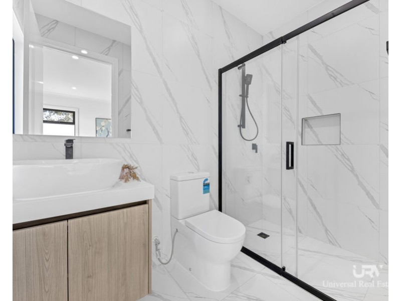 2/5 Sallybank Crescent, Wollert VIC 3750