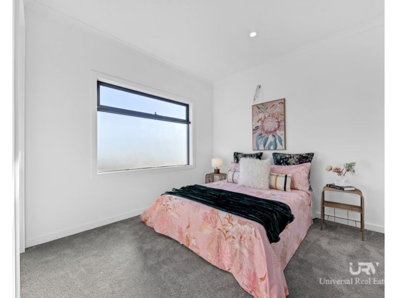 2/5 Sallybank Crescent, Wollert VIC 3750