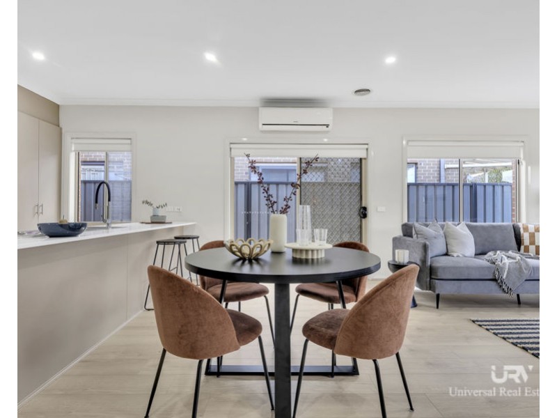 9 Brickwood Cct, Craigieburn VIC 3064