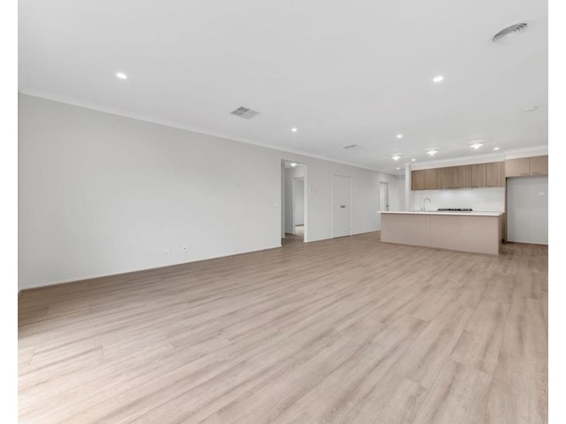 84 Buckland Hill Drive, Wallan VIC 3756