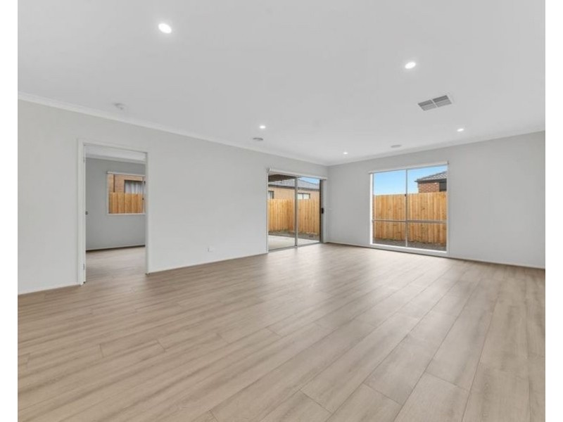 84 Buckland Hill Drive, Wallan VIC 3756