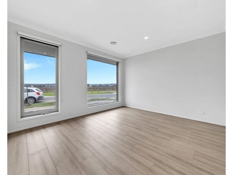 84 Buckland Hill Drive, Wallan VIC 3756