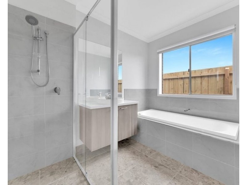 84 Buckland Hill Drive, Wallan VIC 3756