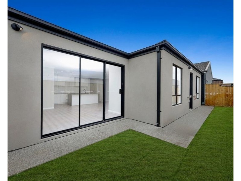 49 Margaretta Circuit, Mickleham VIC 3064