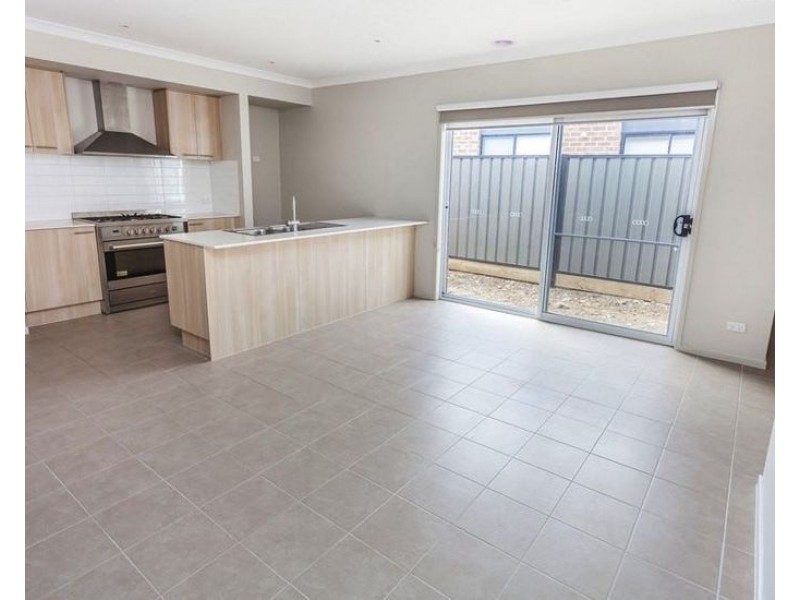 45 Mountleigh Circuit, Craigieburn VIC 3064