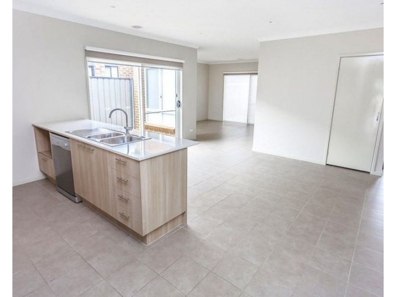 45 Mountleigh Circuit, Craigieburn VIC 3064