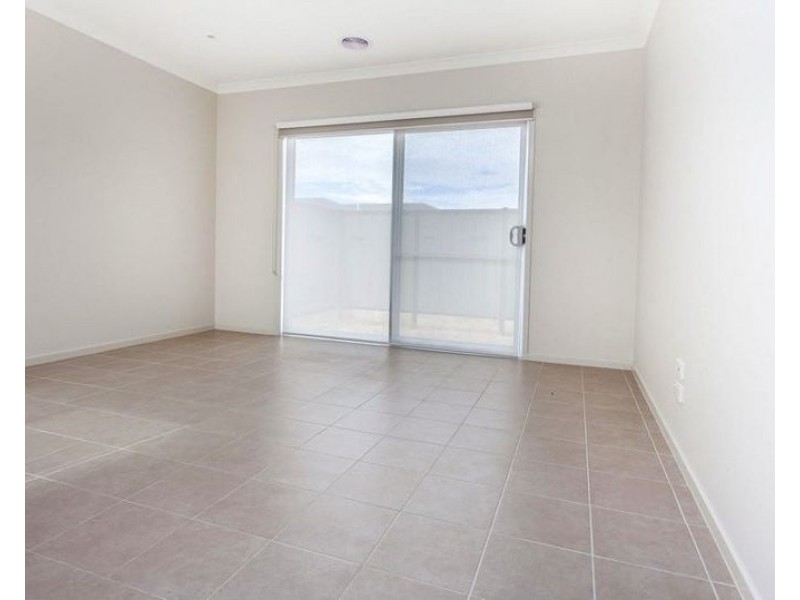 45 Mountleigh Circuit, Craigieburn VIC 3064