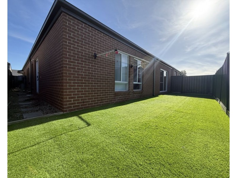 45 Mountleigh Circuit, Craigieburn VIC 3064