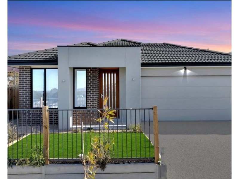 16 Spotted Harrier Street, Wallan VIC 3756