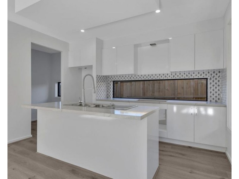 16 Spotted Harrier Street, Wallan VIC 3756