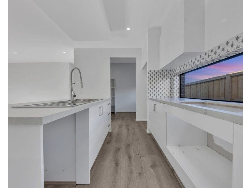 16 Spotted Harrier Street, Wallan VIC 3756