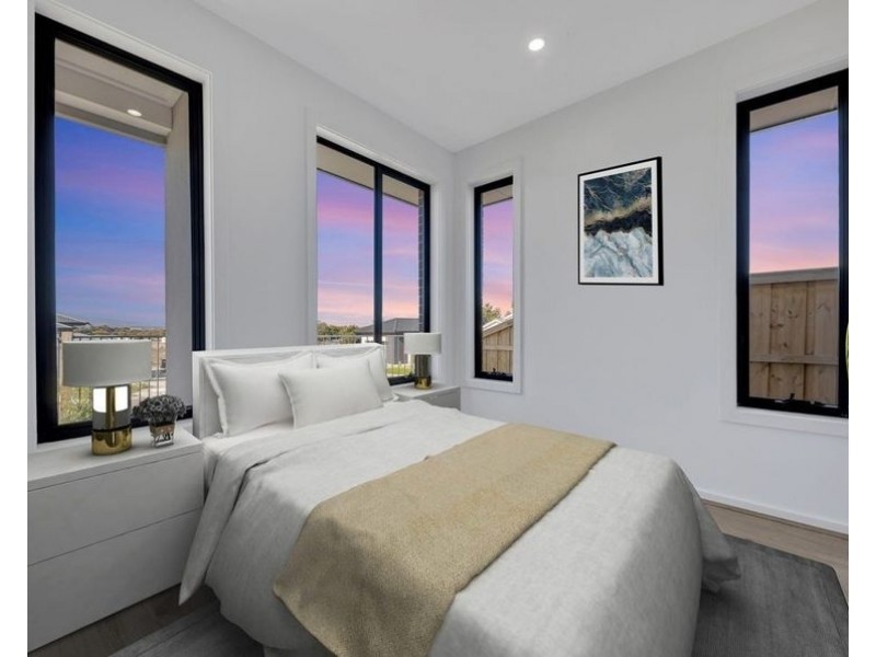 16 Spotted Harrier Street, Wallan VIC 3756