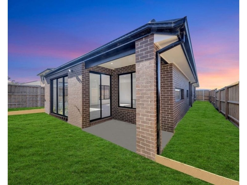 16 Spotted Harrier Street, Wallan VIC 3756