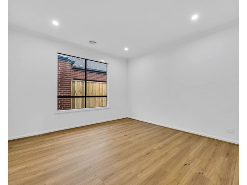 67 Kurnbrook Loop, Wollert VIC 3750