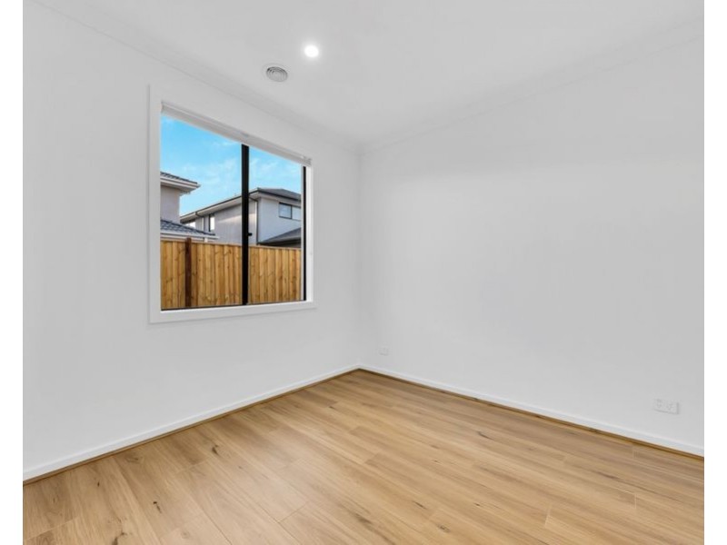 67 Kurnbrook Loop, Wollert VIC 3750